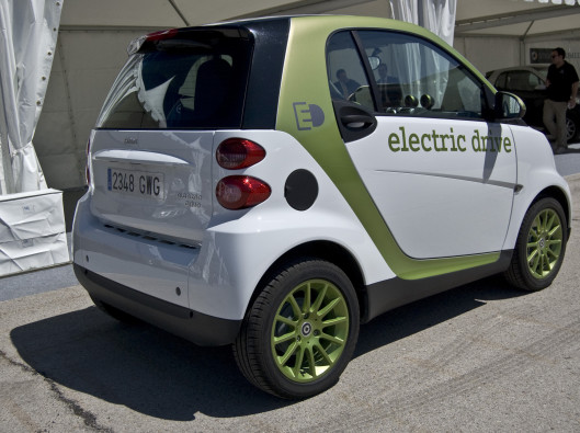 Smart-electric-drive-green-mobility-rental-1